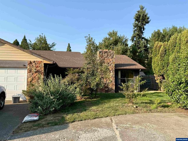 945 W Oak St, Lebanon, OR 97345