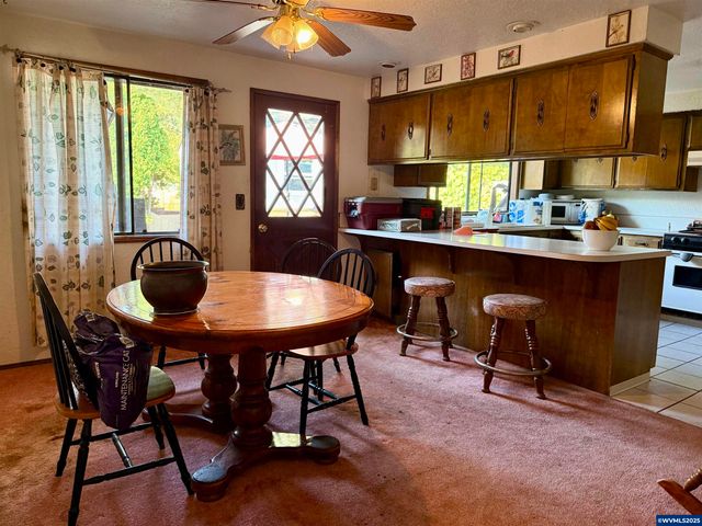 945 W Oak St, Lebanon, OR 97345