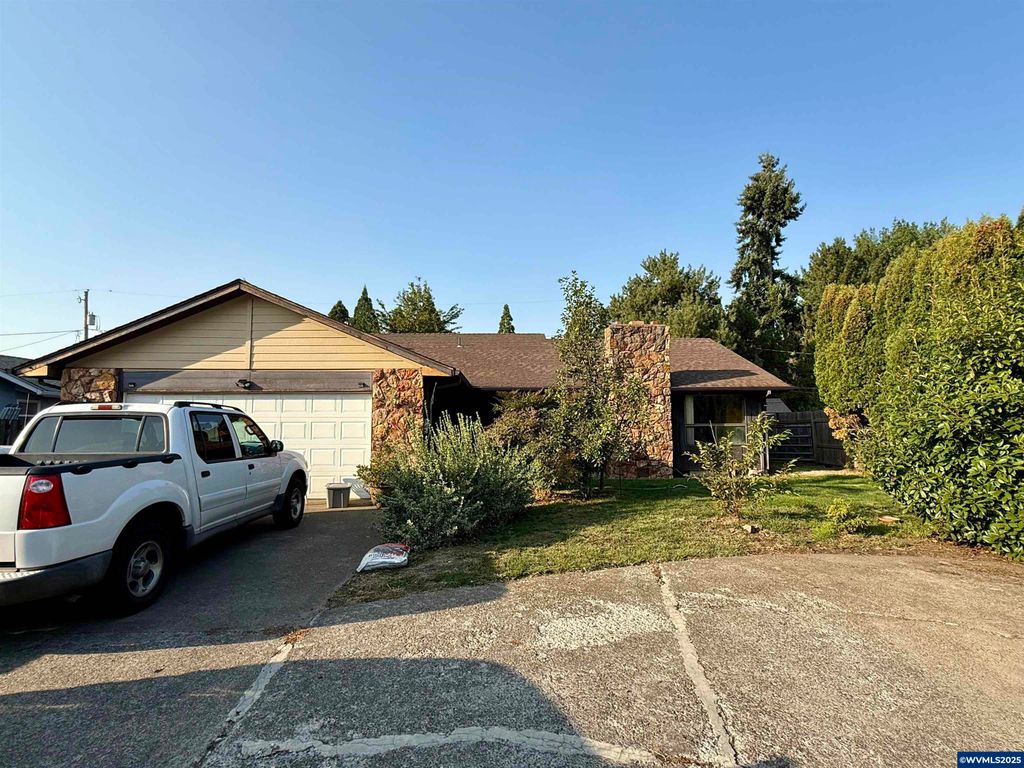 945 W Oak St, Lebanon, OR 97345