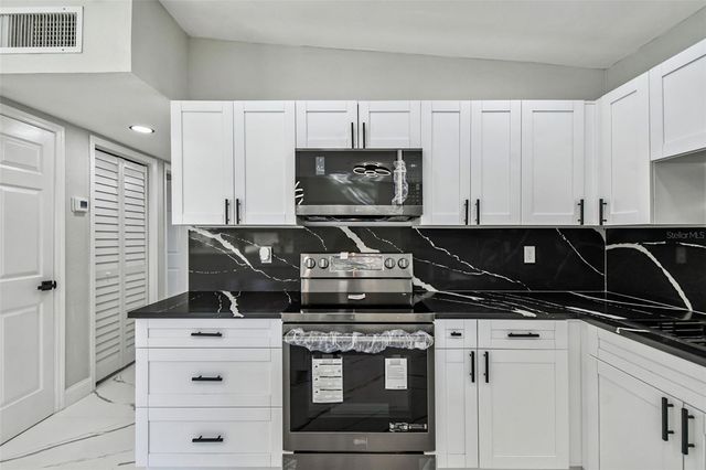 6501 JULIE STREET, Tampa, FL 33610