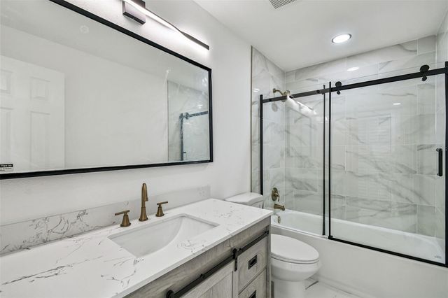 6501 JULIE STREET, Tampa, FL 33610