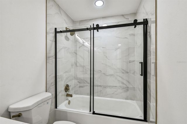 6501 JULIE STREET, Tampa, FL 33610