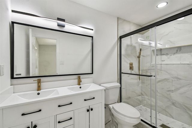 6501 JULIE STREET, Tampa, FL 33610