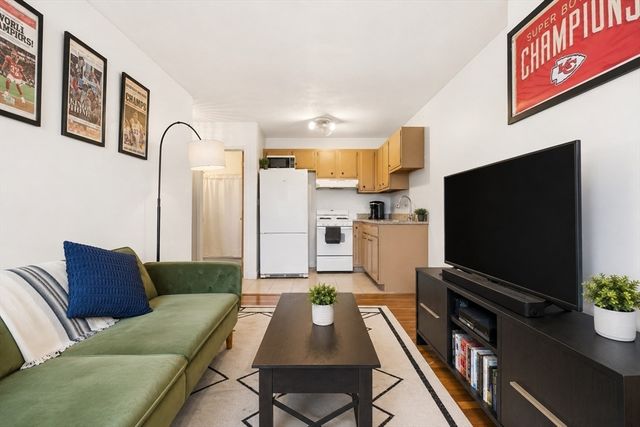 130 Emerson St 32, Boston, MA 02127