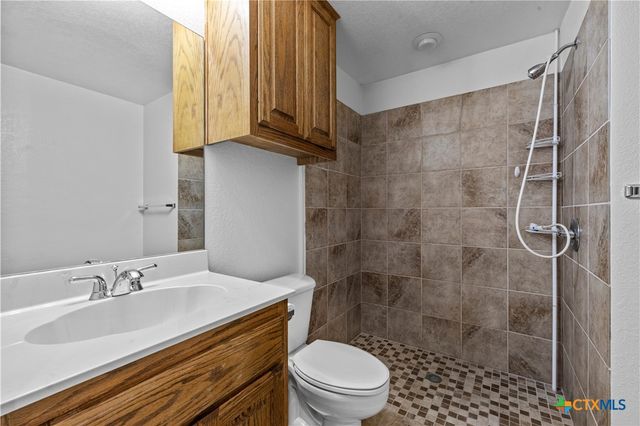 1 Coveview Drive, Morgans Point Resort, TX 76513