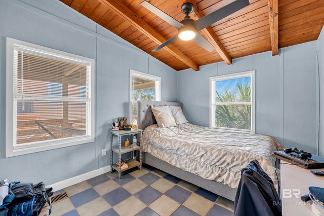 120 W 3rd Avenue, Gulf Shores, AL 36542