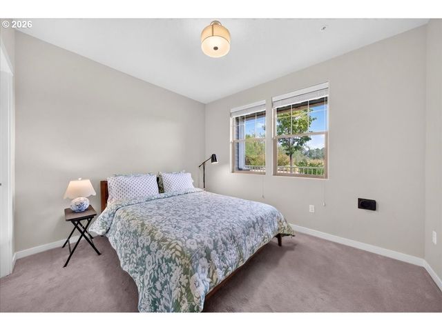16401 Nw CHADWICK Way 104, Portland, OR 97229