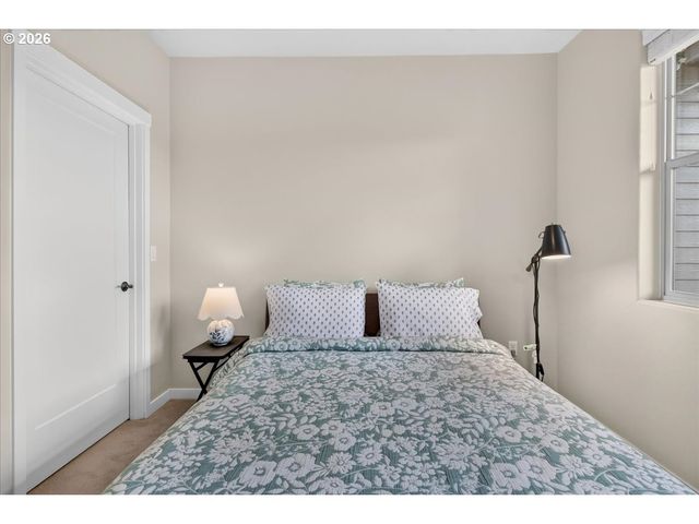16401 Nw CHADWICK Way 104, Portland, OR 97229