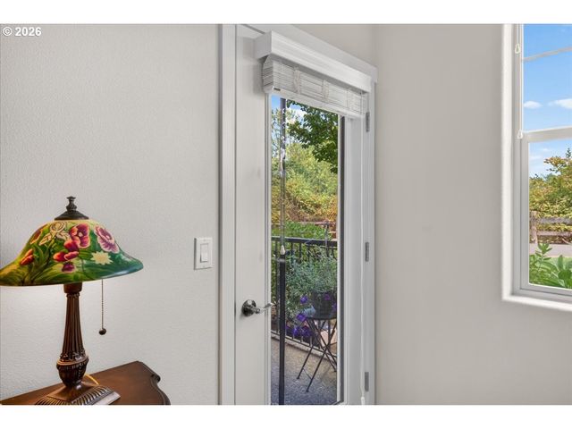 16401 Nw CHADWICK Way 104, Portland, OR 97229