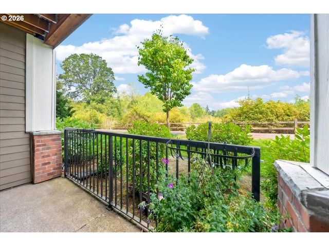 16401 Nw CHADWICK Way 104, Portland, OR 97229
