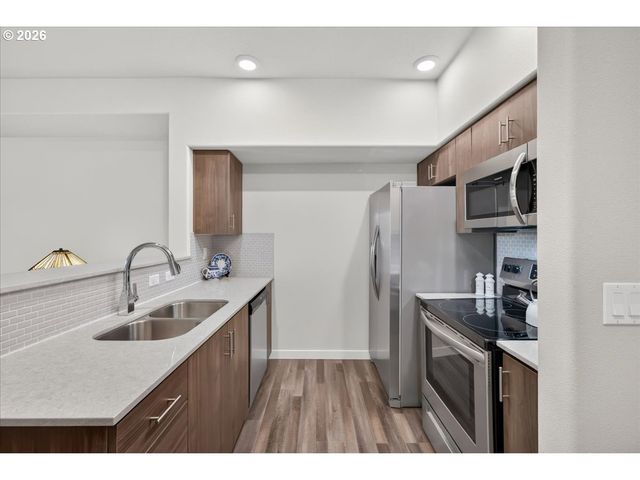 16401 Nw CHADWICK Way 104, Portland, OR 97229
