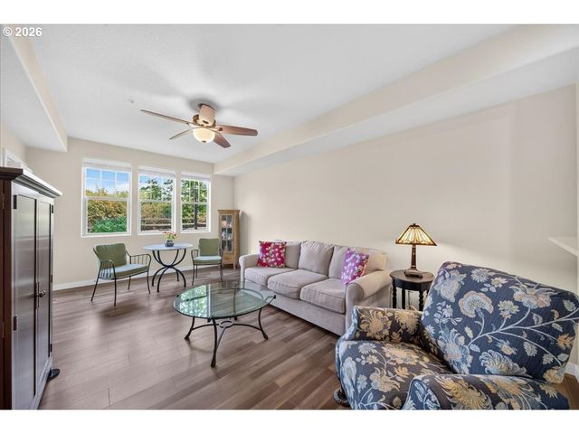 16401 Nw CHADWICK Way 104, Portland, OR 97229