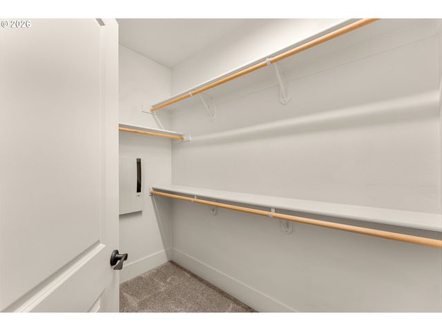 629 Sw TRILLIUM CREEK Ter, Portland, OR 97225