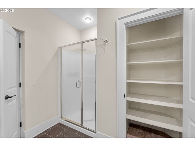 629 Sw TRILLIUM CREEK Ter, Portland, OR 97225