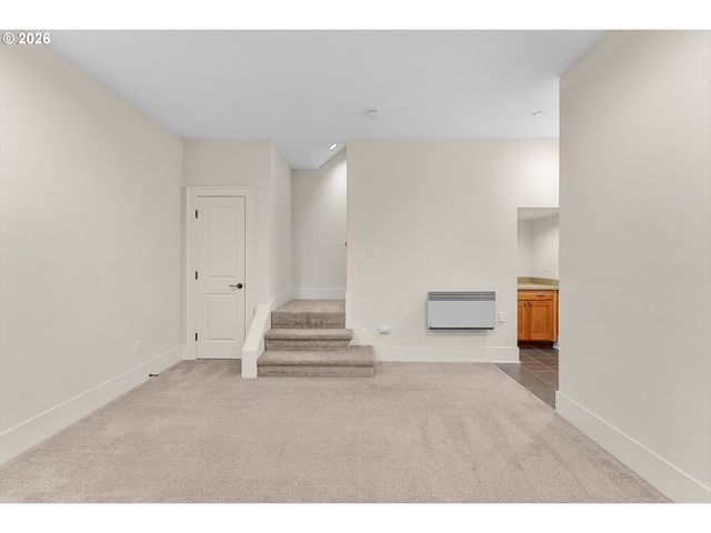 629 Sw TRILLIUM CREEK Ter, Portland, OR 97225