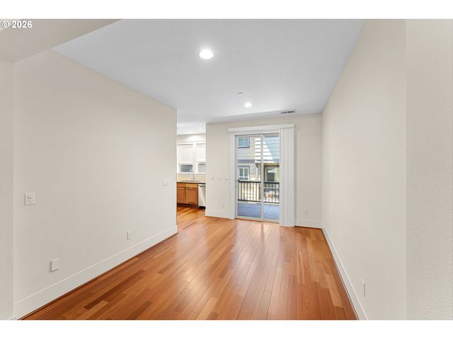 629 Sw TRILLIUM CREEK Ter, Portland, OR 97225