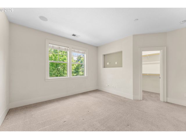 629 Sw TRILLIUM CREEK Ter, Portland, OR 97225