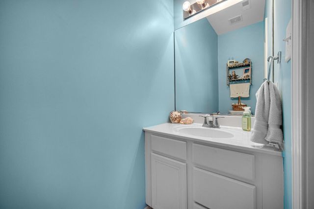 8822 Saint James Place, Highland, IN 46322