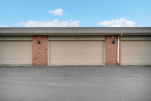 8822 Saint James Place, Highland, IN 46322