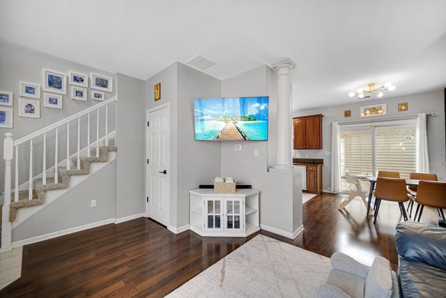 8822 Saint James Place, Highland, IN 46322