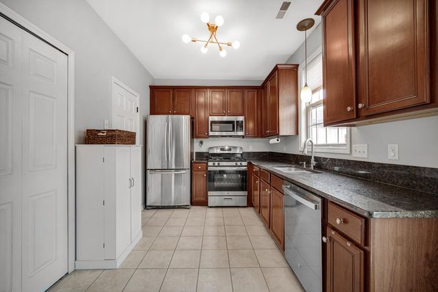 8822 Saint James Place, Highland, IN 46322