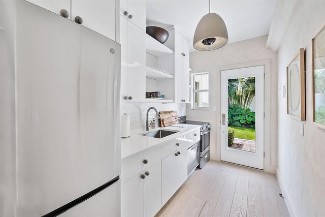 220 Atlantic Avenue 3, Palm Beach, FL 33480
