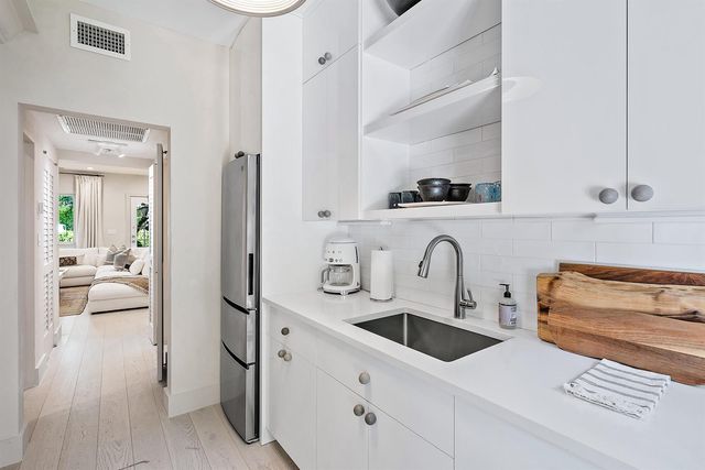 220 Atlantic Avenue 3, Palm Beach, FL 33480