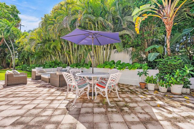 220 Atlantic Avenue 3, Palm Beach, FL 33480