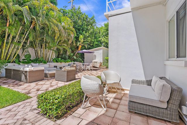 220 Atlantic Avenue 3, Palm Beach, FL 33480