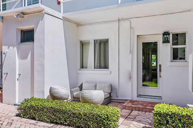 220 Atlantic Avenue 3, Palm Beach, FL 33480