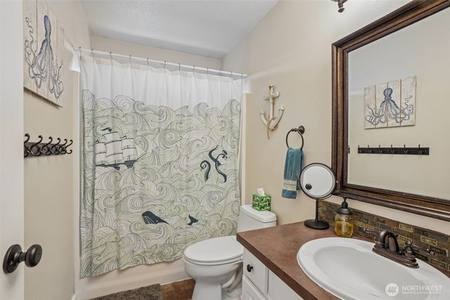 709 W 24th Street, Vancouver, WA 98660