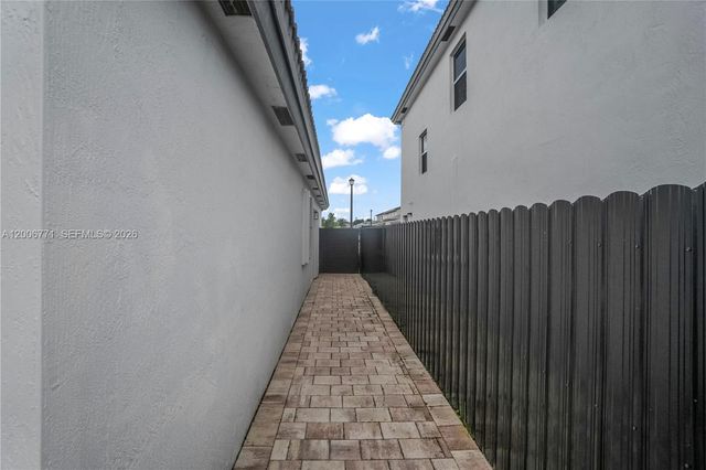 14836 SW 162nd St, Miami, FL 33187