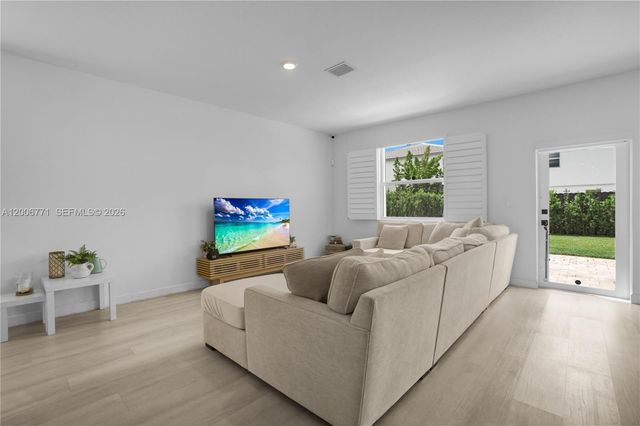 14836 SW 162nd St, Miami, FL 33187