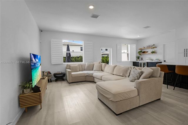 14836 SW 162nd St, Miami, FL 33187