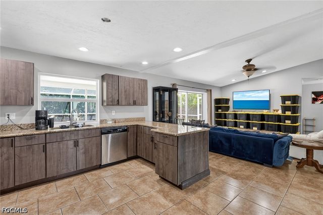 1405 SE 24th ST, Cape Coral, FL 33990