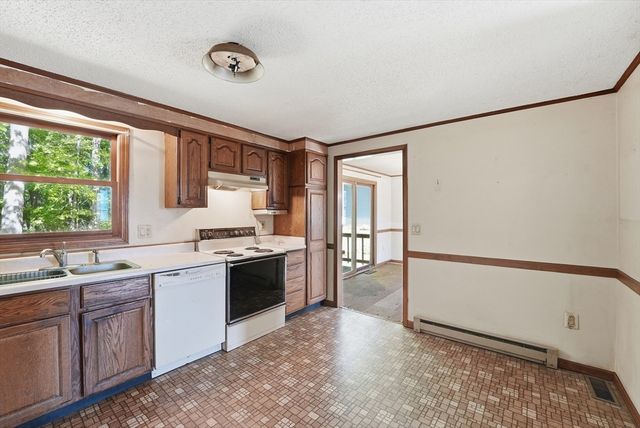 79 Gerrard Ave, East Longmeadow, MA 01028