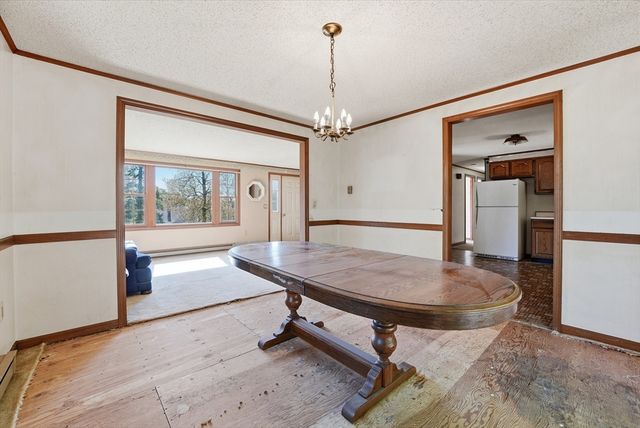 79 Gerrard Ave, East Longmeadow, MA 01028
