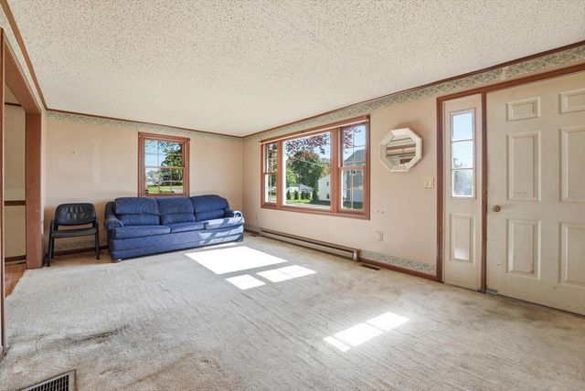 79 Gerrard Ave, East Longmeadow, MA 01028