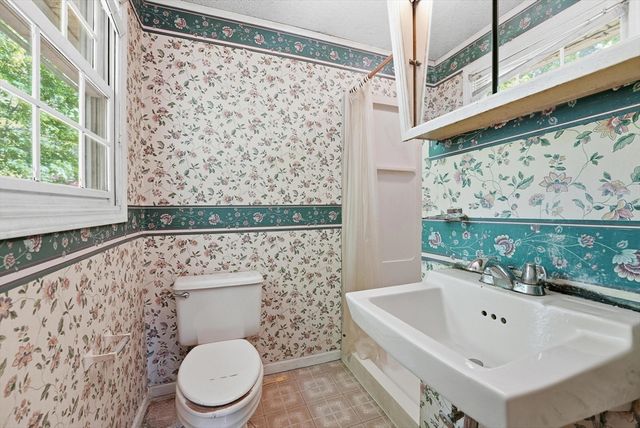 79 Gerrard Ave, East Longmeadow, MA 01028