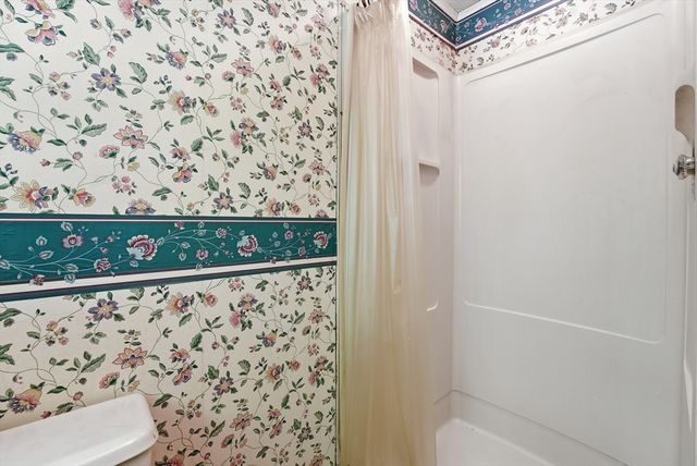 79 Gerrard Ave, East Longmeadow, MA 01028
