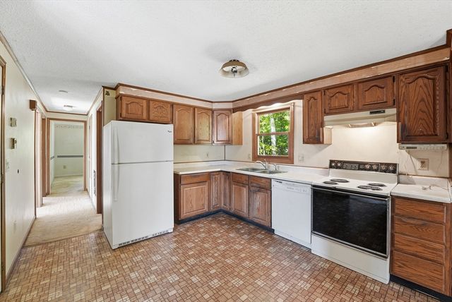 79 Gerrard Ave, East Longmeadow, MA 01028