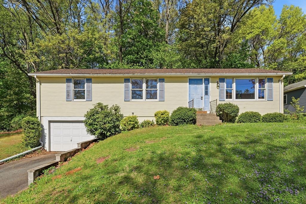 79 Gerrard Ave, East Longmeadow, MA 01028