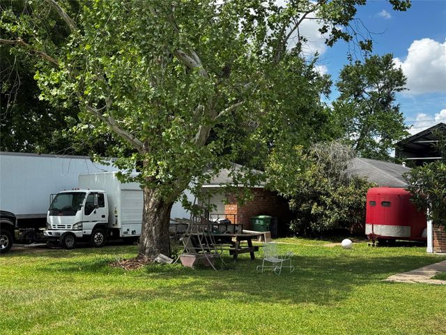 8910 Carousel Lane, Houston, TX 77080