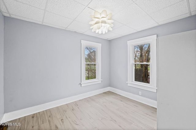 125 W Mcpherson Avenue, Findlay, OH 45840