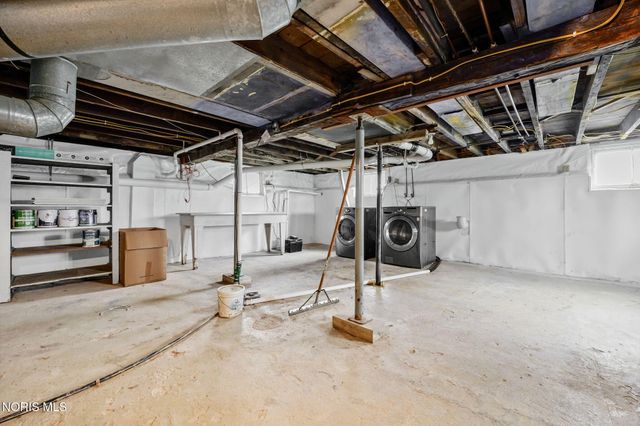 125 W Mcpherson Avenue, Findlay, OH 45840