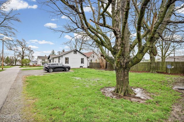 125 W Mcpherson Avenue, Findlay, OH 45840