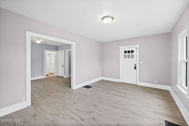 125 W Mcpherson Avenue, Findlay, OH 45840