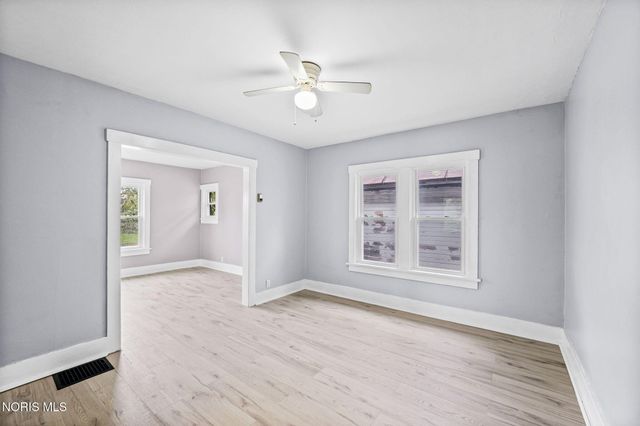 125 W Mcpherson Avenue, Findlay, OH 45840