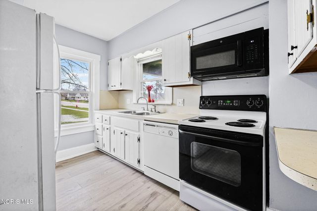 125 W Mcpherson Avenue, Findlay, OH 45840