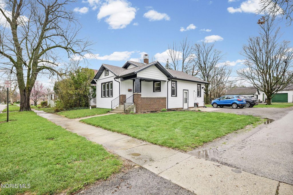 125 W Mcpherson Avenue, Findlay, OH 45840